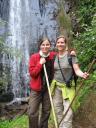 2x Nicole am Wasserfall