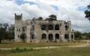ein Verwaltungsgebäude in Bagamoyo