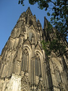 Kölner Dom im Sonnenuntergang