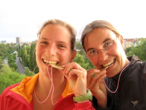 2mal Nicole mit Medaille
