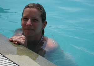 Nicole im Pool