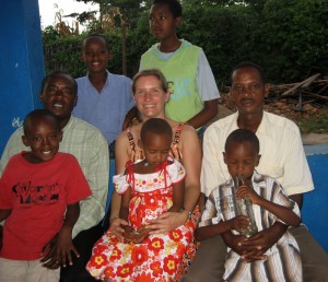 Nicole mit Philomenas Familie