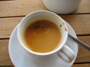 eine Zumutung und Enttäuschung: der African Tea in der Cormoran Lodge