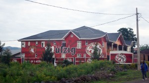 Mützig Hotel auf dem Weg nach Gisenyi