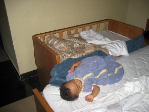 quasi ungenutztes Babybett