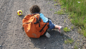 Patrica mit zu großem Rucksack